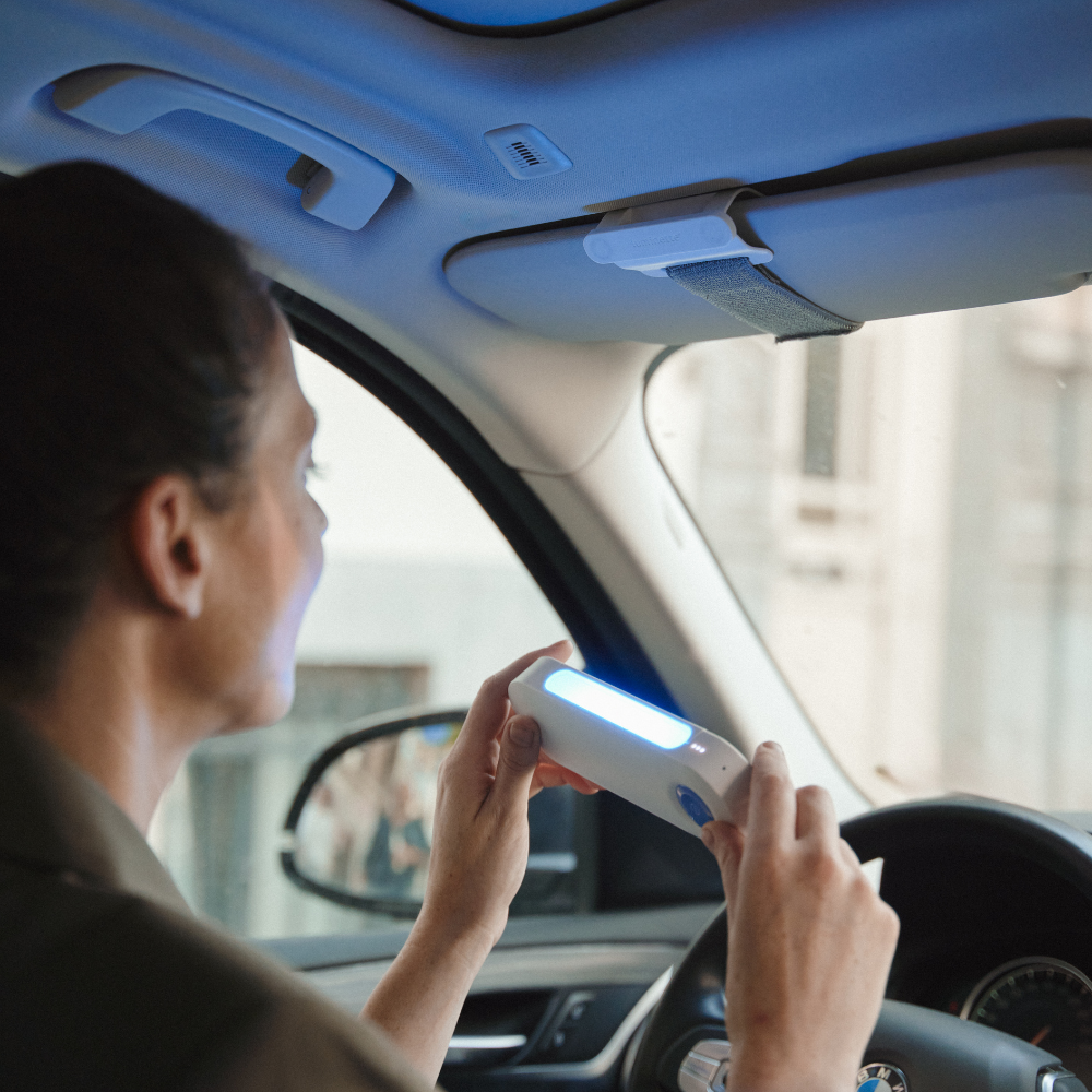 Luminette® Drive nešiojama dienos šviesos terapijos lempa vairavimui ir darbui