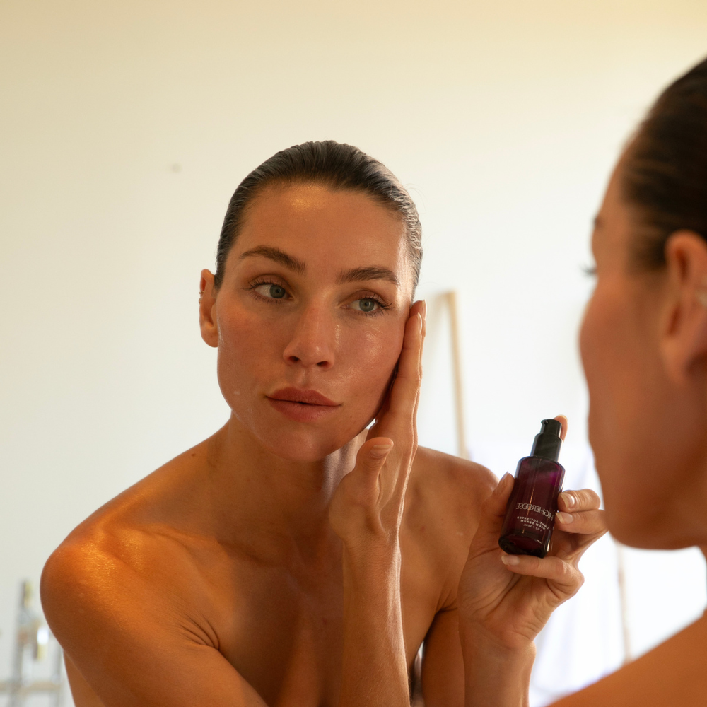 HigherDOSE Light-Activated Glow serumas su raudonos šviesos aktyvacija