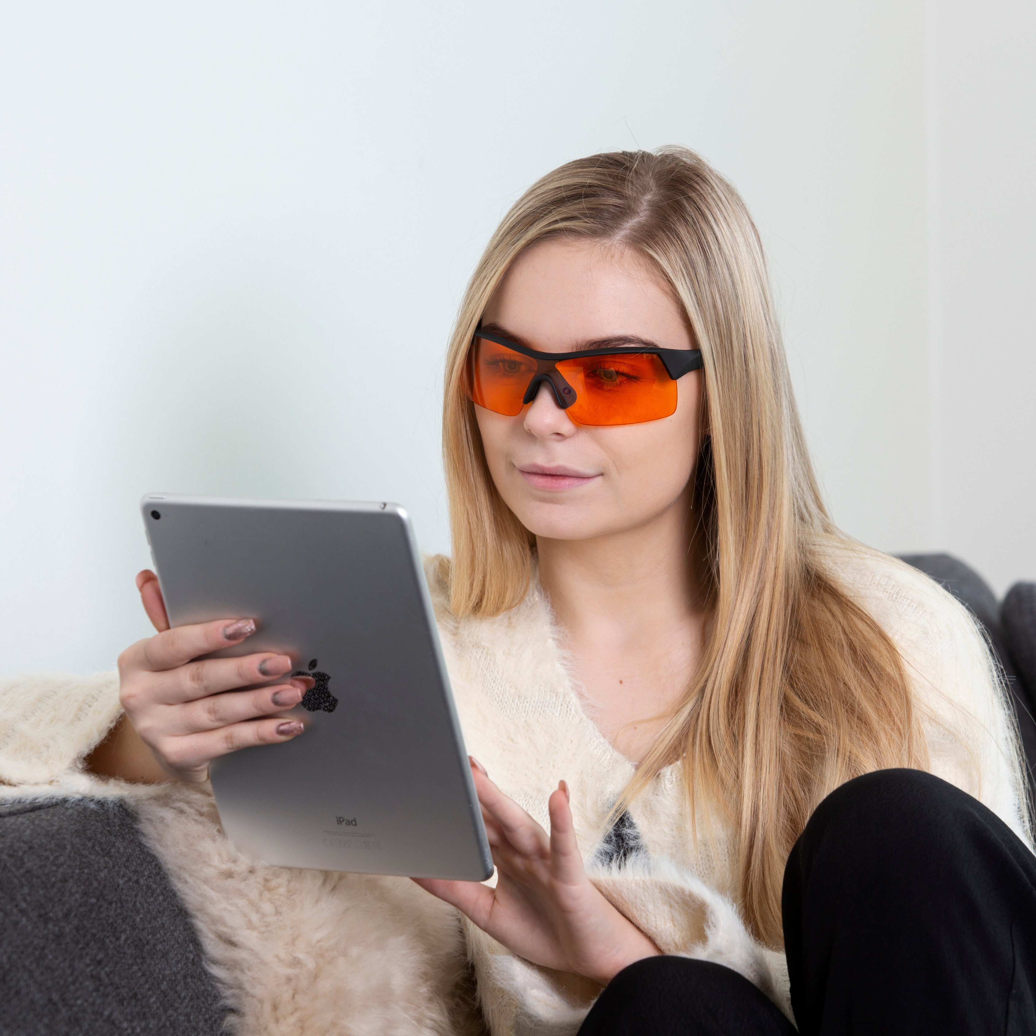 MelaMedic® Brussels – medical blue light blocking glasses for evening relaxation and better sleep