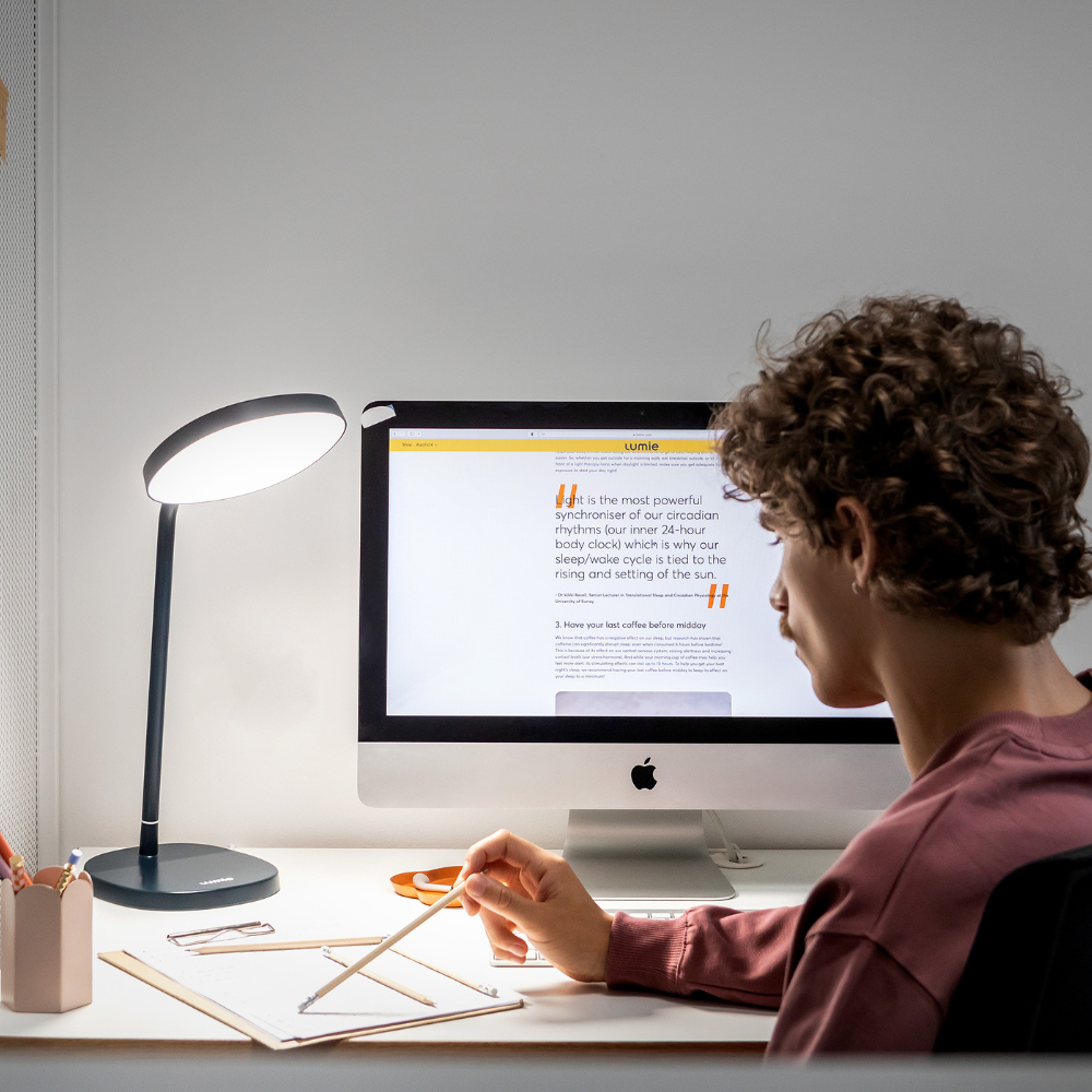 Task – 10,000 lux therapy lamp with CRI 95+ daylight spectrum, adjustable angle and ergonomic design