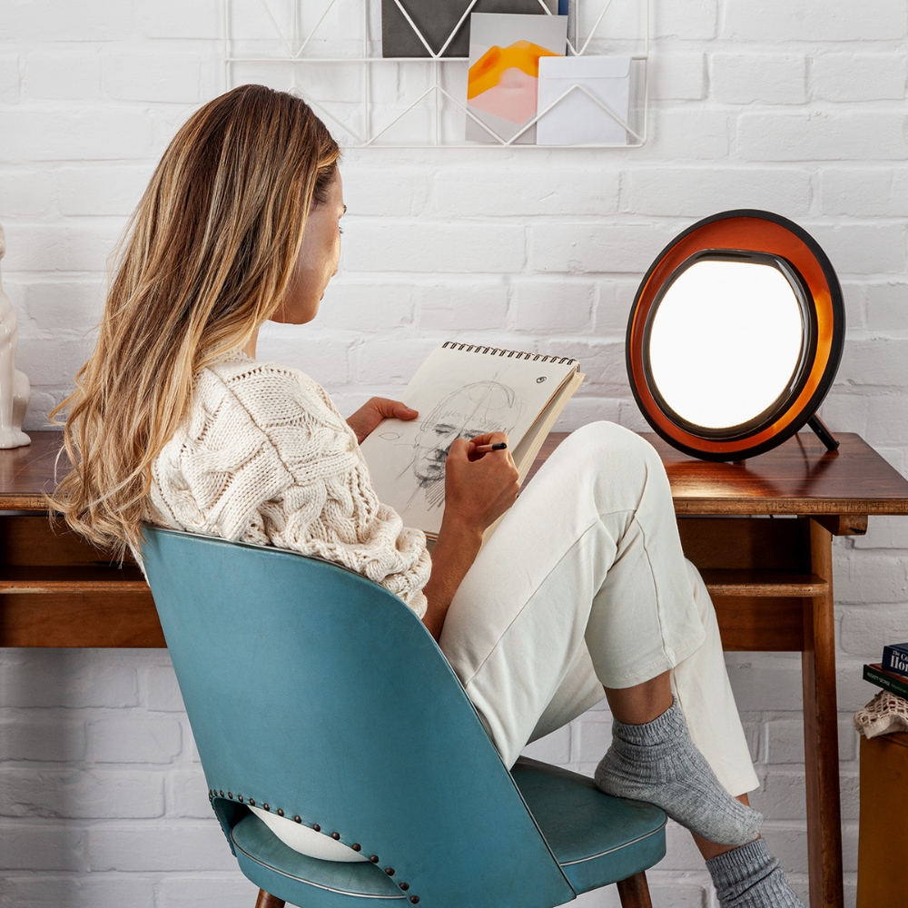 Halo – a multifunctional 10,000 lux light therapy lamp with Day and Evening modes