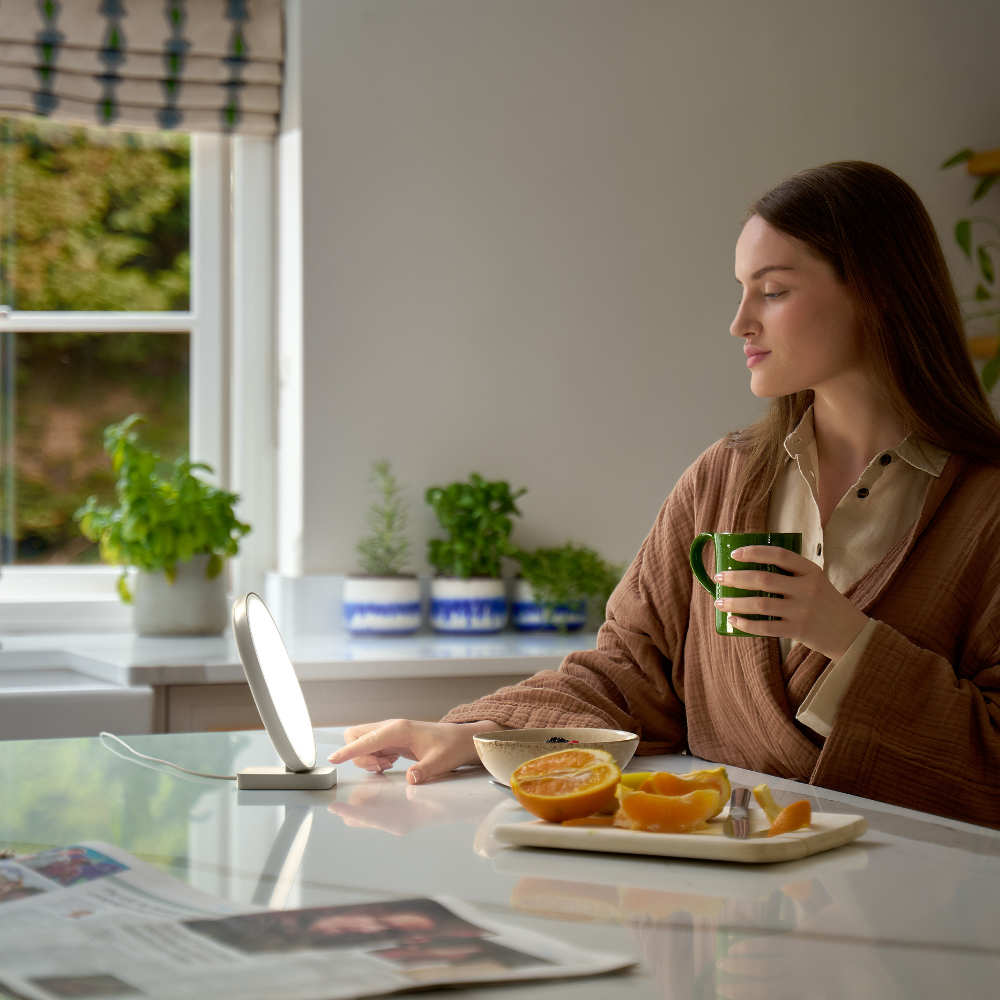 Dash – daylight quality for your workspace: 10,000 lux, CRI 95+ and ultra-natural broad spectrum lighting