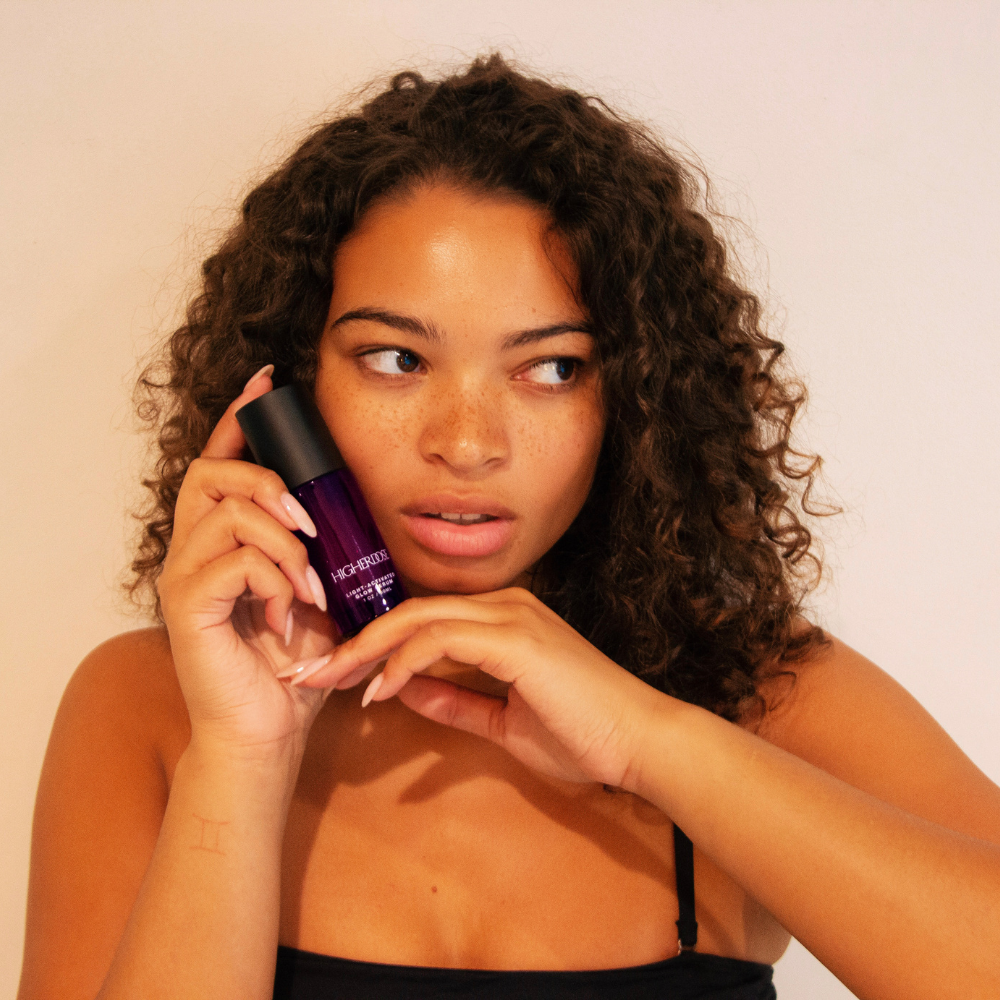 HigherDOSE Light-Activated Glow serumas su raudonos šviesos aktyvacija