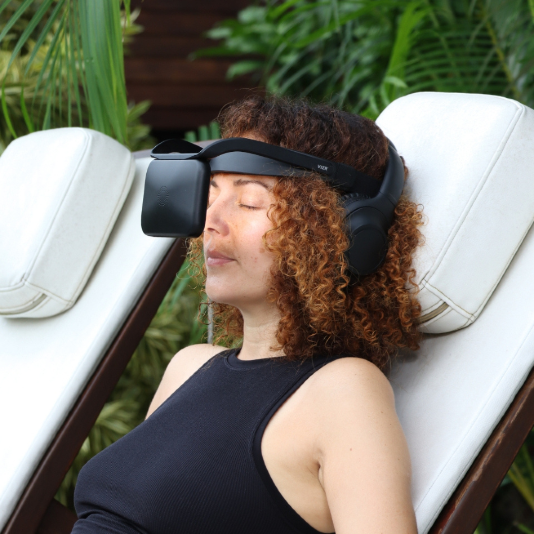 neuroVIZR® - a light and sound device to improve cognitive and emotional health