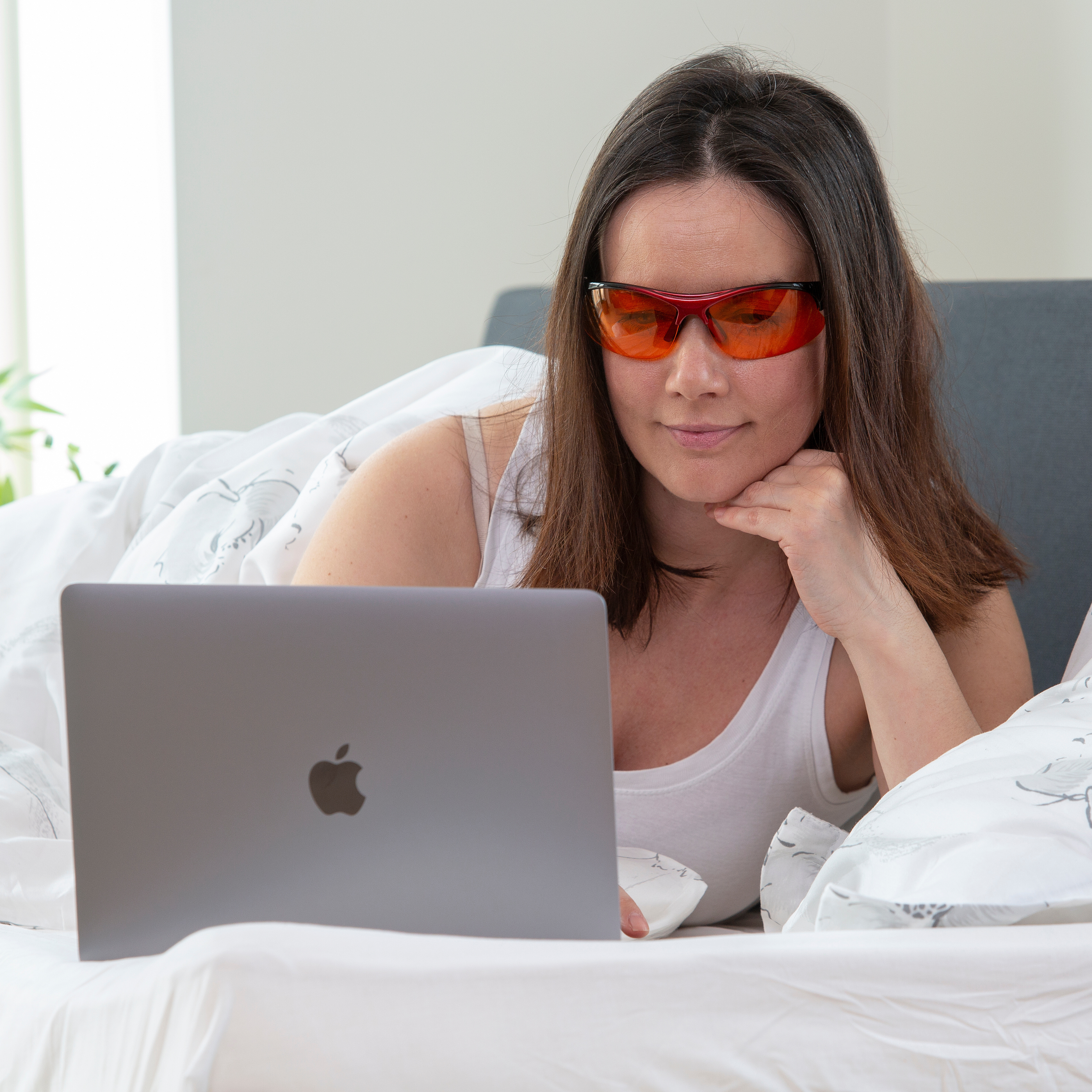 MelaMedic® BERLIN – medical blue light blocking glasses for evening peace and natural melatonin