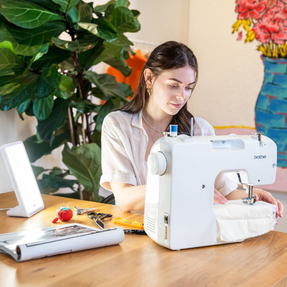 Mini - compact 10,000 lux light therapy lamp for mood, energy and sleep regulation