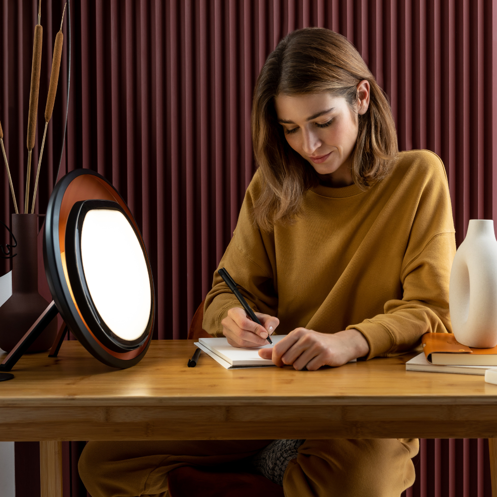 Halo – a multifunctional 10,000 lux light therapy lamp with Day and Evening modes